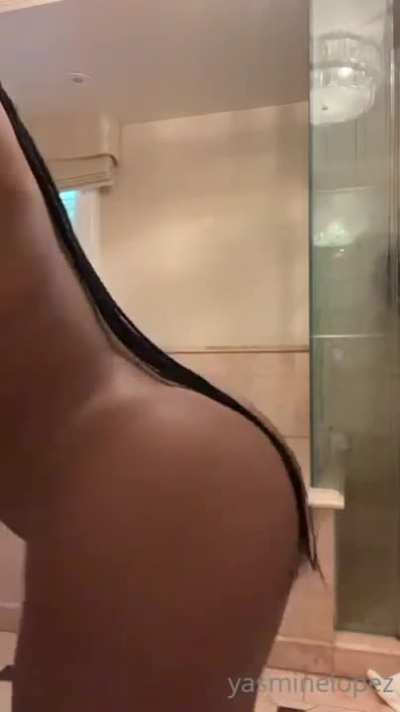 Yasmine 🍑