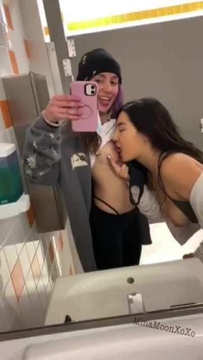 Last night Baily Base and I got a little wild in the bathroom at Duffys.