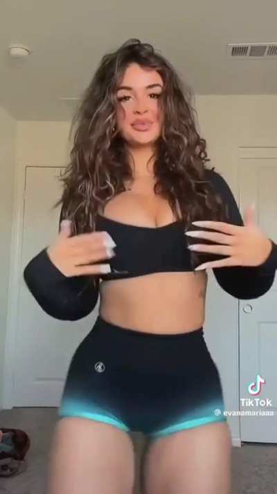 Latinas are so sexy 