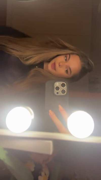 Sara met doorkijk👀