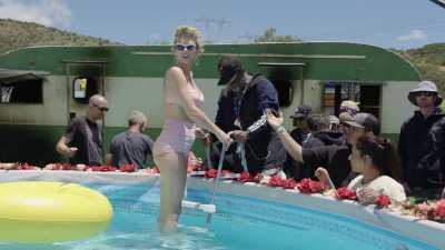 Taylor Swift - Behind the Scenes