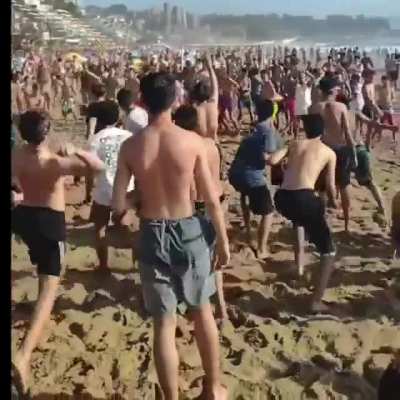Batalla playera entre chilenos y argentinos por cantar 