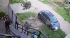 Hombre mata a un ladrón y hiere a otro en intento de robo en Longchamps