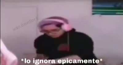 Alguien:pone el video de un tipo siendo lanzado hacia su Mu3rt3 en la sección de memes en el server de late El chat: Bandeado por edgy Late: