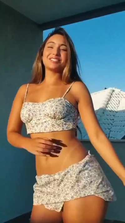 Vanessa Lopes / @vane<wbr>ssalo<wbr>pesr_