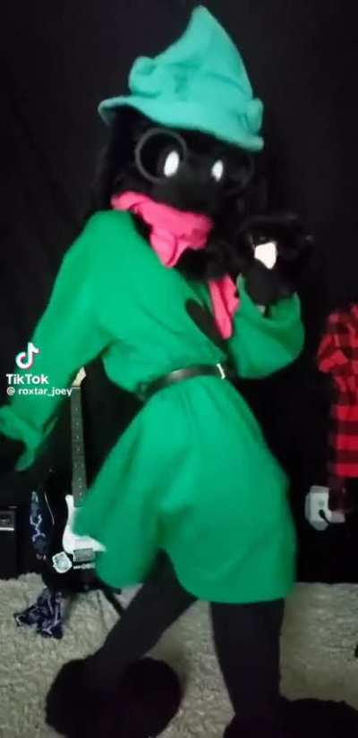Ralsei does that Dante dance meme