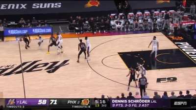 [Highlight] Chris Paul loses the ball twice s in one possession. Is taken out and heads into the locker room.