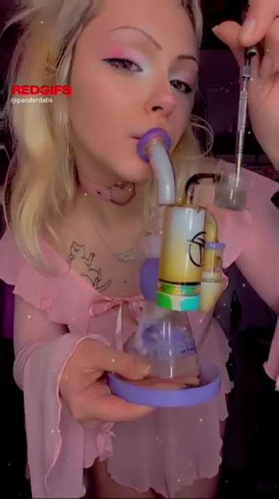 Cheers from your princess Daberella 😊👑 I love getting baked n stoned hehehe