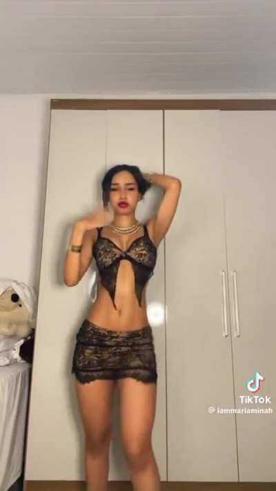 Sexy midriff 