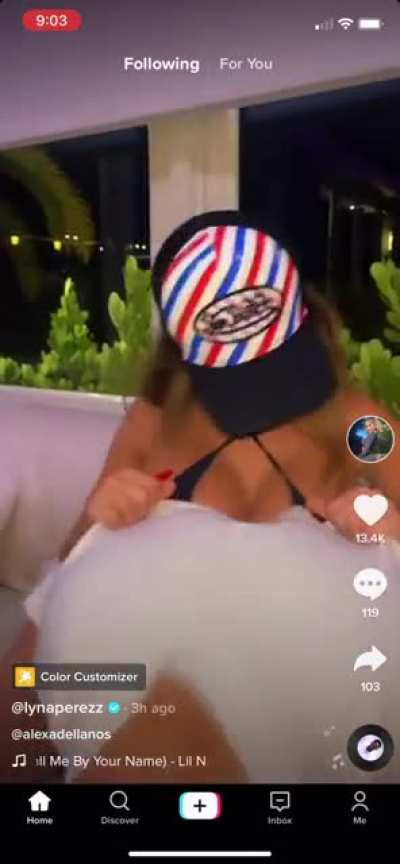 surprise 😍🍑👀