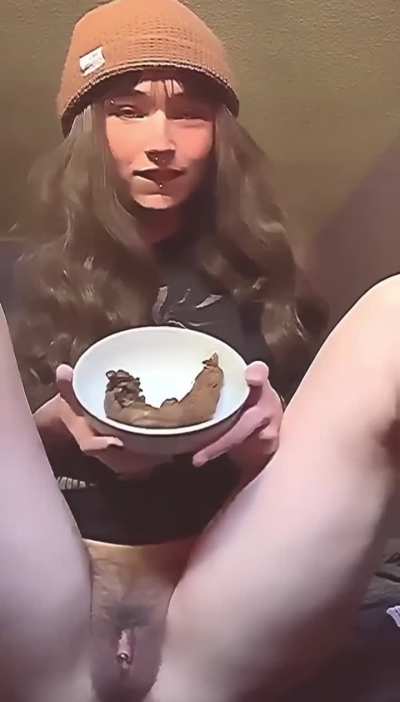 Cute Girl Eats Own Shit