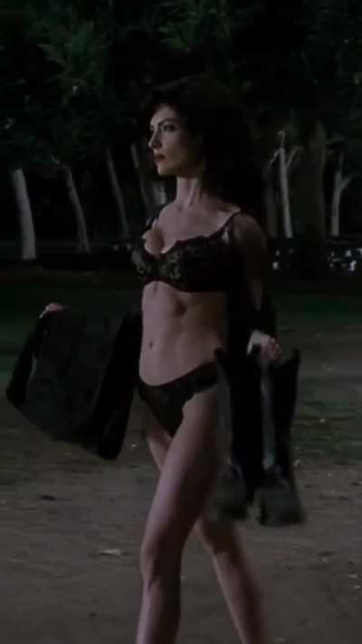 Lara Flynn Boyle