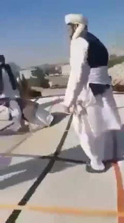 талибов на батуте тут у нас ещё не было? если было я удалю)