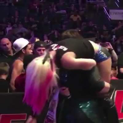 I remember this making rounds on the internet a few years ago & people were shocked, but Alexa just laughed it off 👋🍑