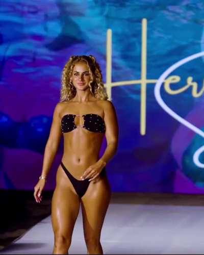 𝘾𝒍𝙖𝒊𝙧<wbr>𝒆 𝑺𝙩𝒐𝙣𝒆 | Heritage Swim