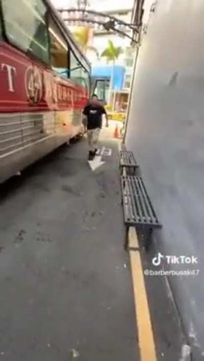 Blursed_Peein