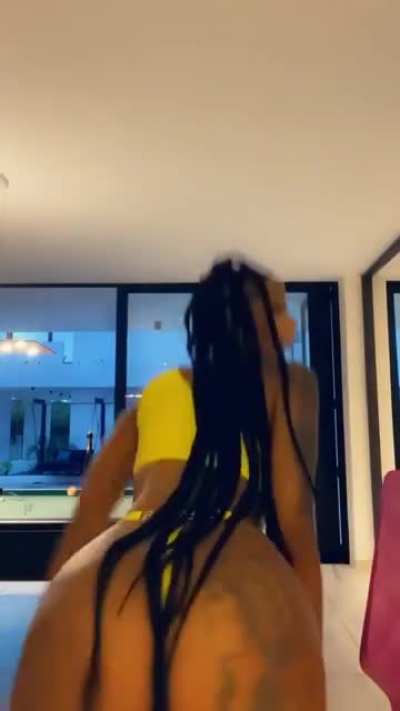 BaddieGi - Video #7755