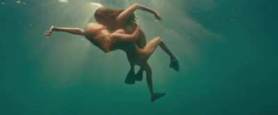 Kelly Brook & Riley Steele's Gorgeous Underwater Plot from Piranha 3D