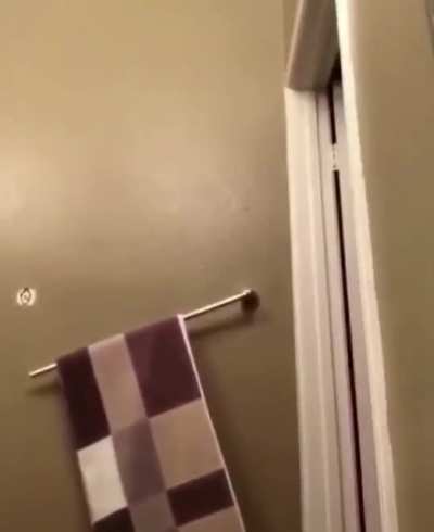 The transition from Chromatica II into 911 but it’s this guy’s towel falling off 😍🍆🥵