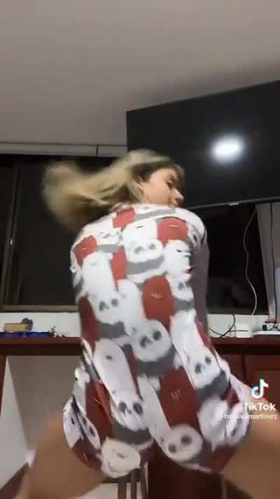Can't stop that booty (heye<wbr>vamar<wbr>tinez<wbr>)