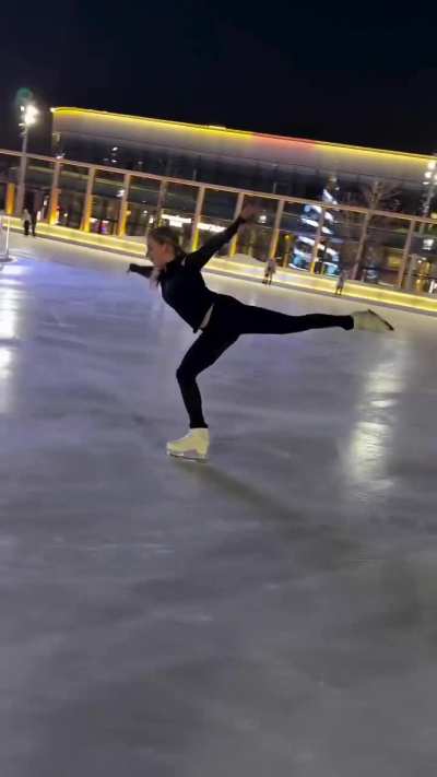 Figure Skater Lands One-Legged Backflip