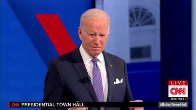 Во время разговора Джо Байдена с журналистом CNN Андерсоном Купером в американского президента, как отмечают эксперты, довольно неожиданно вселился дух Бивиса.