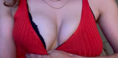 You like them SOFT BIG NATURAL TITS?<wbr>?💦👅👄 WATCH ME TOUCH MY BIG TITS💦💦 SUBSCRIBE in first comme<wbr>nt👇🏽👇<wbr>🏽 DM TO PLAYY<wbr>YYYYY<wbr>🔥👅🔥
