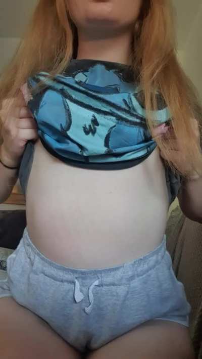 Blessing you with a morning titty drop <3