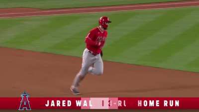 [Highlight] Jared Walsh hits a 3-run homer to give the Halos the lead in the 8th!