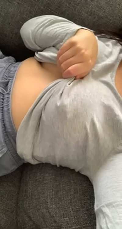 Showing off my tits turns me on 😏💦💦