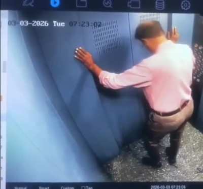 Please stand clear of the doors