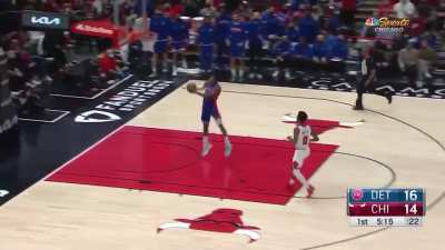 [Highlight] Hamidou Diallo steals Vucevic’s pass and throws down the windmill jam!