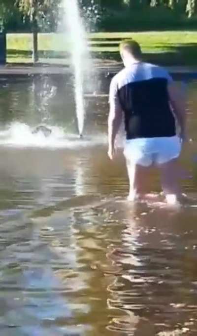 Да, ты задрал уже, пошли домой...