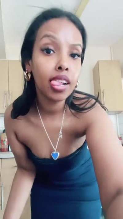 😁