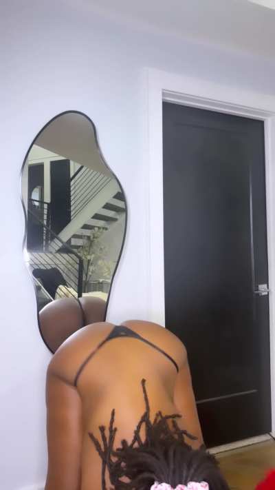 this big ass booty will make make you nut everytime... o_O
