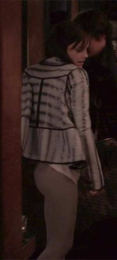 Emma is ready for her Fan-Gangbang