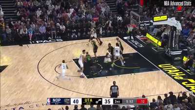 [Highlight] Dyson Daniels defensive highlights vs Utah Jazz (6 steals, 1 block)