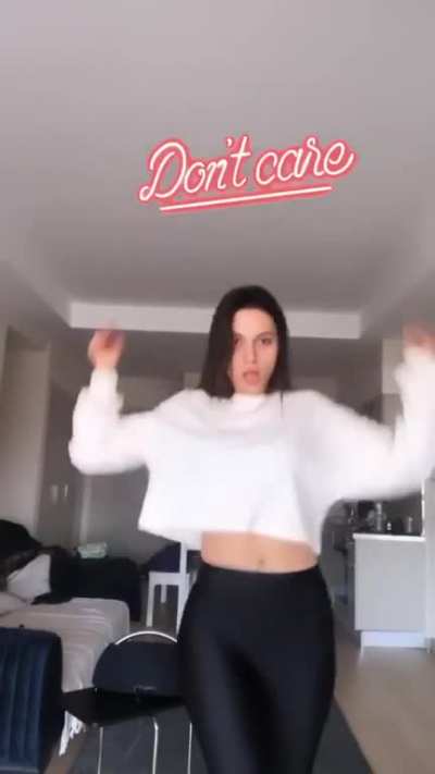 Damn girl !!