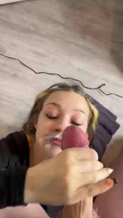 I feel pretty with a face full of cum 😜