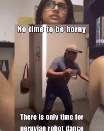 Peruvian robot dance 🥵🤑