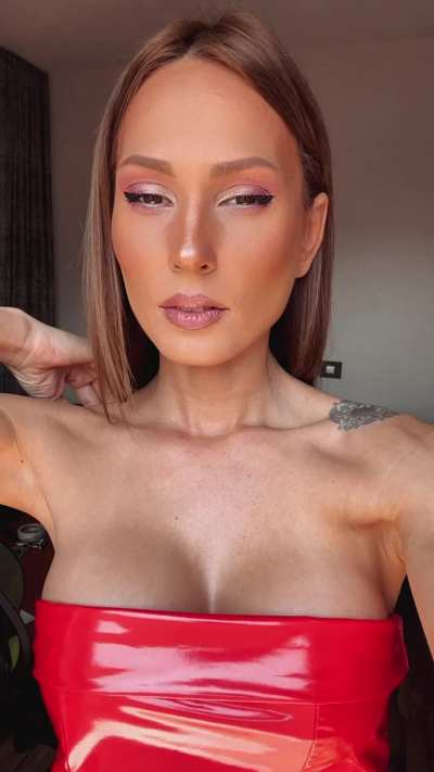 Think I'm hot enough to take out on a date?