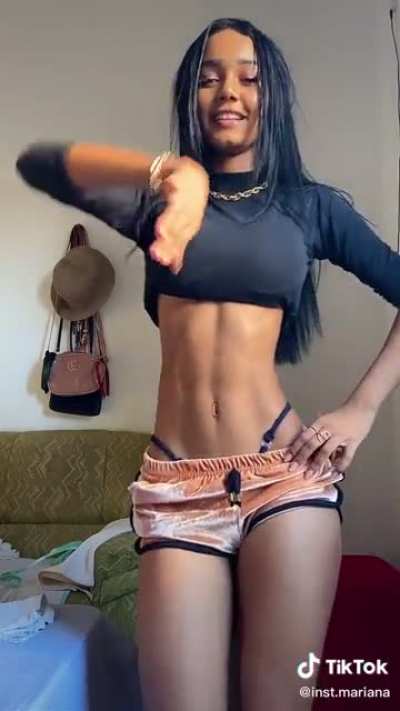 Ill pour honey on her