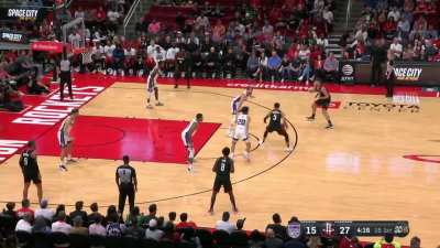 [Highlight] Sengun hits the bank 3 to put the Rockets up by 15