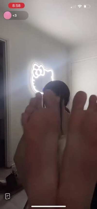 Wh0r3forglitter pretty soles again she’s prob my favorite rn. Swan for soles!!!