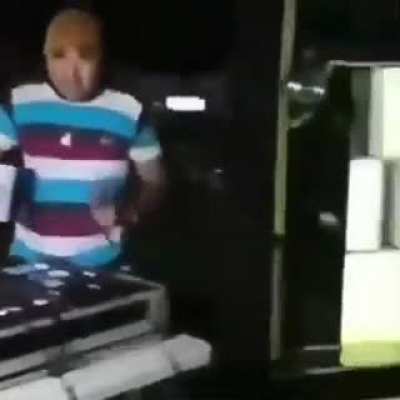 QL É A MUSICA??????