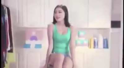 japanese commercials be like (volume warning)