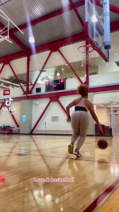 Lots of ass 😋