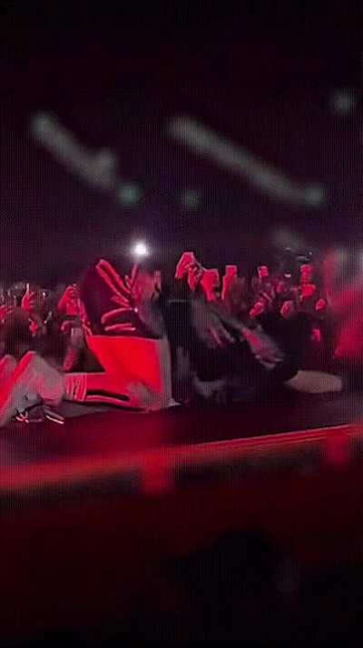 Billie Eilish getting into position for you