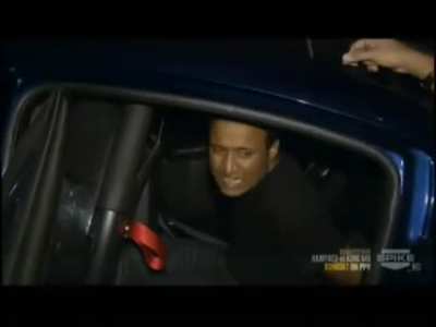 This man smoothly convinces police he is just waiting for a friend