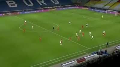 Timo Werner, how did you miss that!! 🤦‍♂️